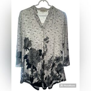 Bai Sheng GT White with floral print split V-neck top/blouse size XL